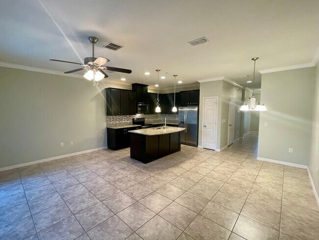 Building Photo - 3 Bedroom, 2.5 Bath Town Home In Gated Mit...