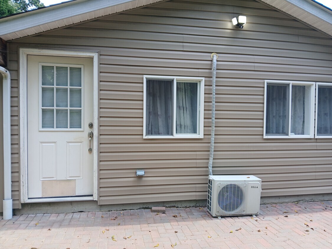 Foto principal - 204 Southwood Rd