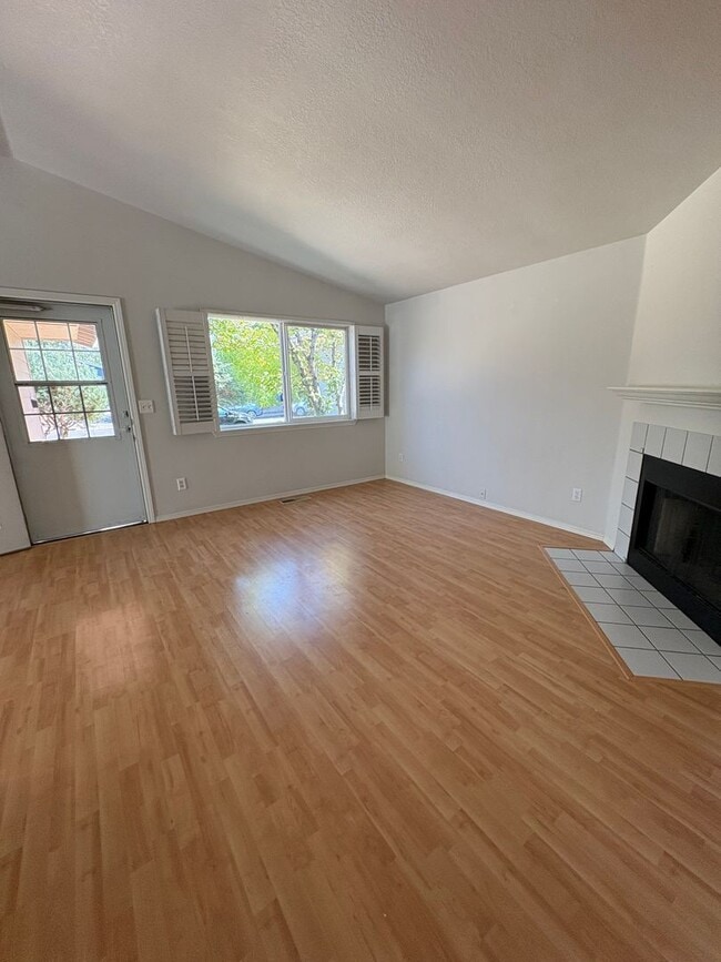 Building Photo - 3737 SE 68th Ave