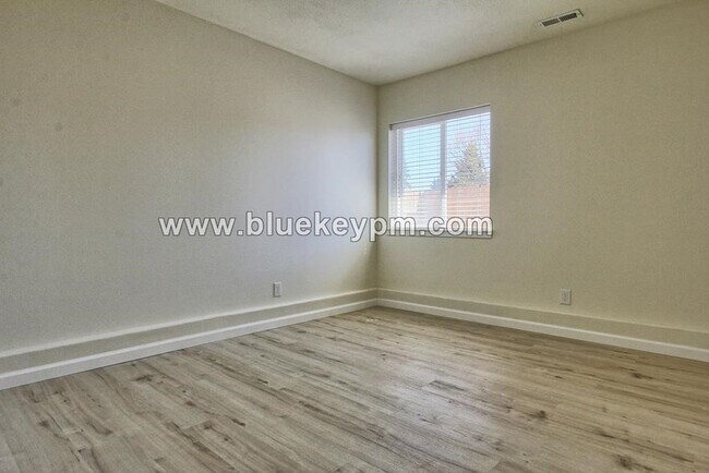 Foto del edificio - ADU   1 Bed, 1 Bath Unit in Well Established Neighborhood Near Silver Star Elementary