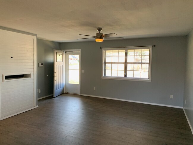 Foto del edificio - 2200 E 19th St
