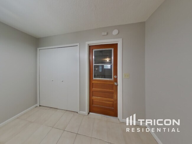 Foto del edificio - 1406 Marcia Dr