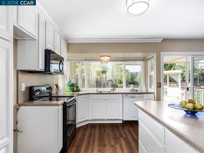 Foto del edificio - 7796 Woodren Ct