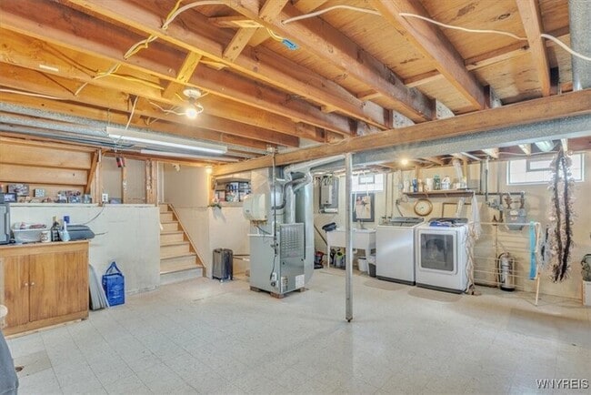 Building Photo - Well-maintained 3-bedroom, 2-bath home