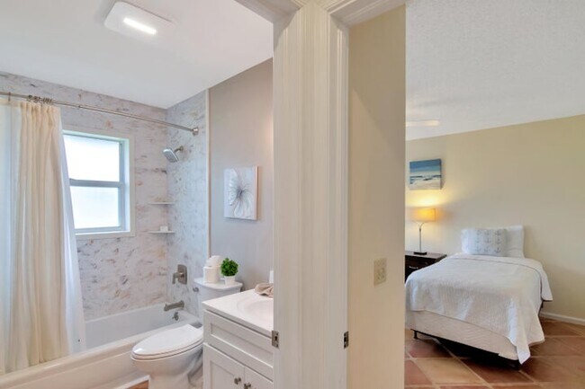 Foto del edificio - 13725 Folkestone Cir