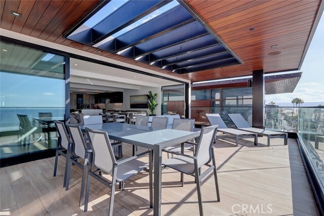 Building Photo - 1208 The Strand