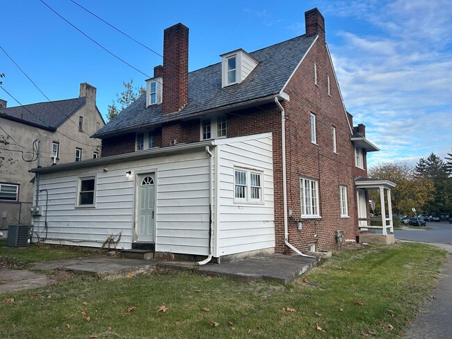 Foto del edificio - 643 Wildwood Blvd