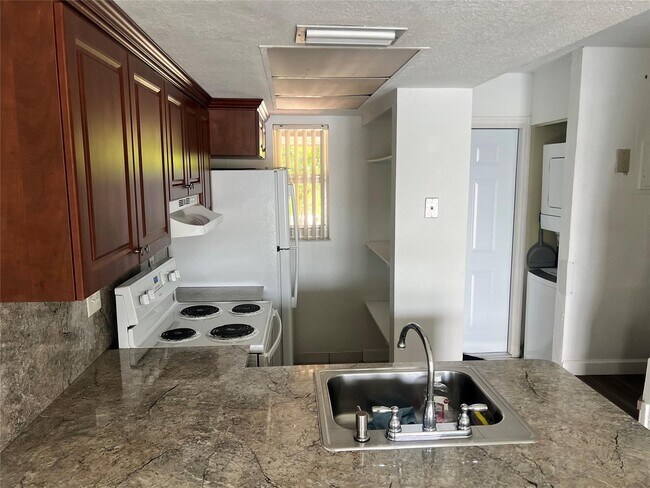 Foto del edificio - 5913 W 28th Ave