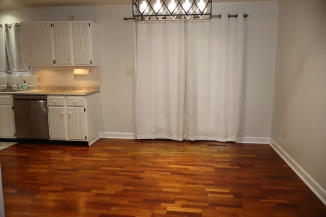 Building Photo - 3809 W Rollins Rd