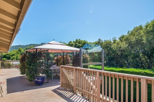 Building Photo - 27525 Loma Del Rey
