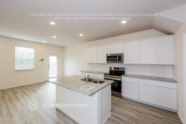 Building Photo - 6431 Blue Trl