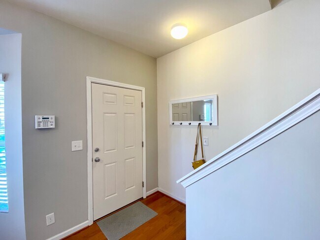 Foto del edificio - Adorable 2 Bedroom Townhome in Amazing Dur...