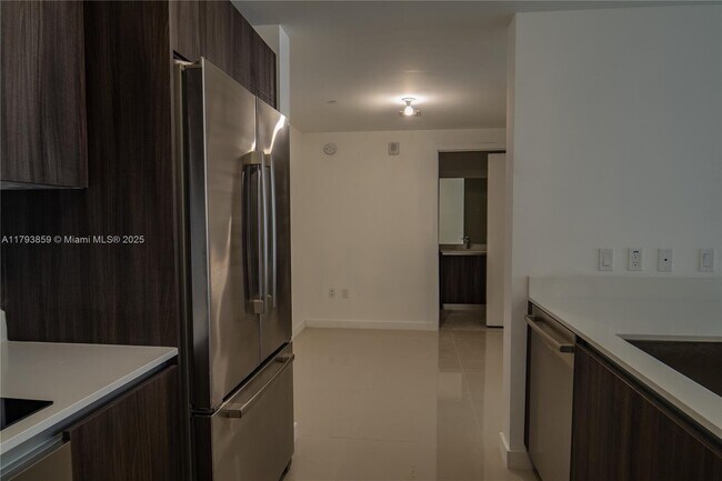 Foto del edificio - 488 NE 18th St