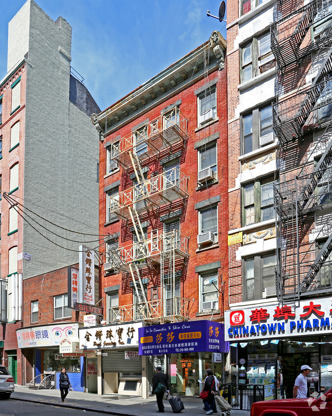 Building Photo - 109 Mott St