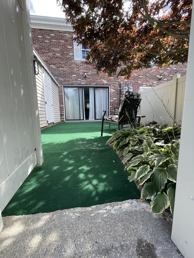 103 Windsor Dr, Framingham, MA 01701 Townhome Rentals in Framingham