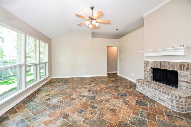 Building Photo - 321 Rustic Grove Ln