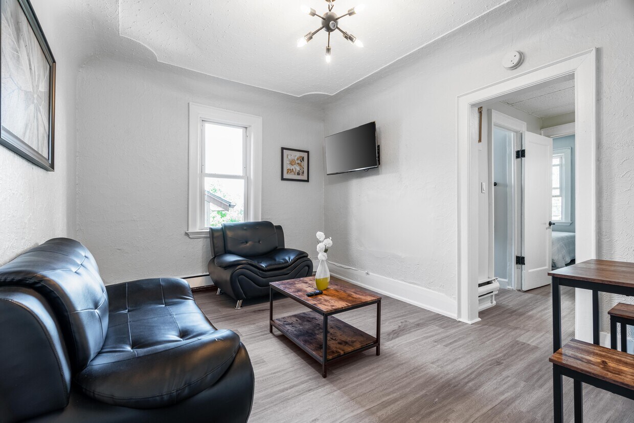 425 Mckenzie Av Unit 10, London, ON N6C 1V5 Apartments 425 Mckenzie Av London, ON