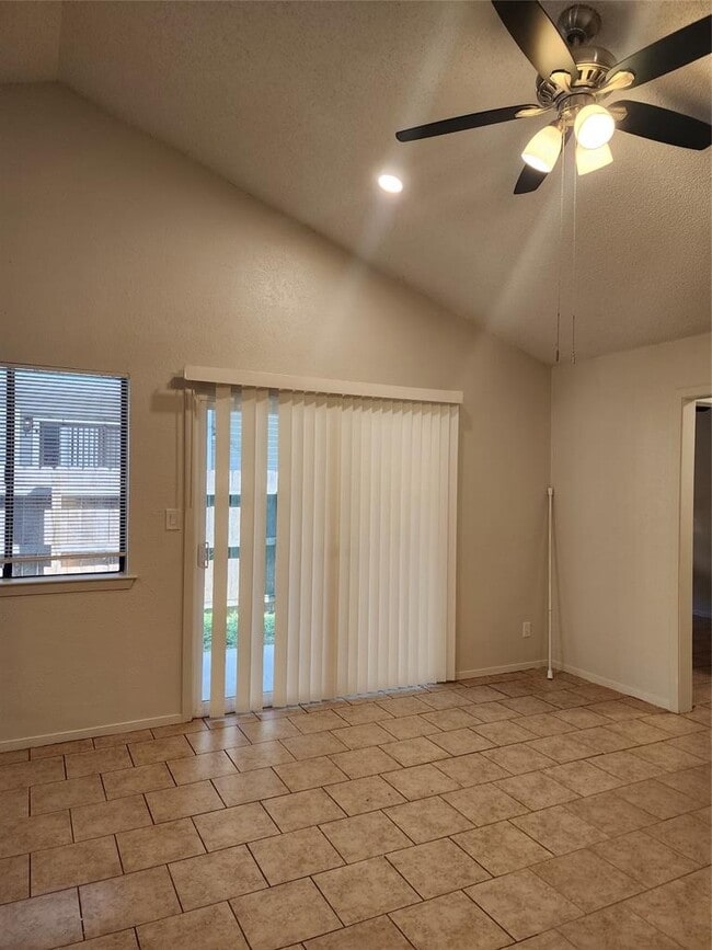 Building Photo - 2610 Garrettson Dr