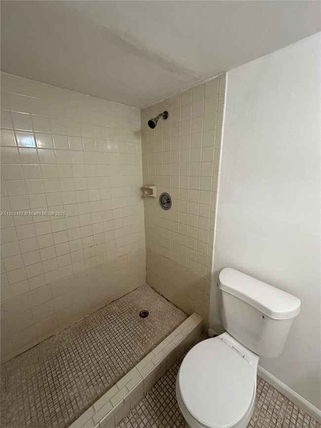 Foto del edificio - 8540 N Sherman Cir