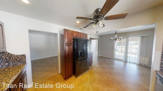 Foto del edificio - 4 br, 3 bath House - 60 E Gilman Str
