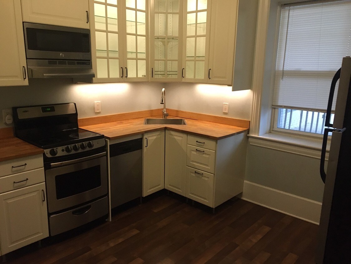 Foto principal - 3203 W 14th St
