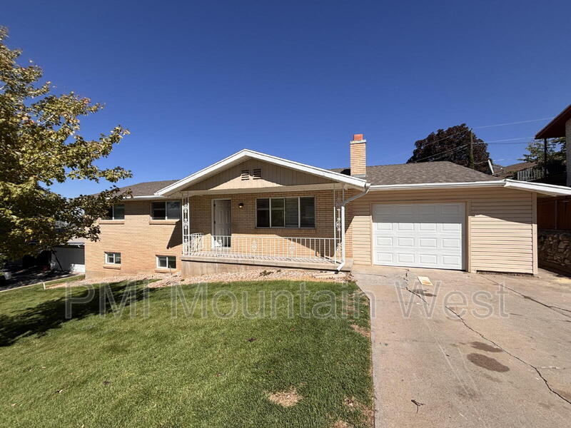 Foto principal - 1011 Claremont Dr