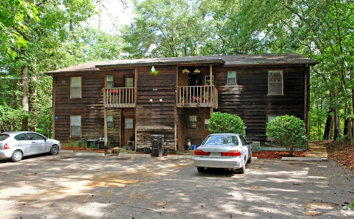 Foto del edificio - 21279 Claremont Ln