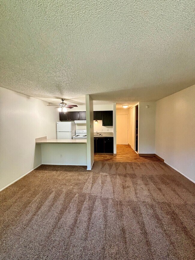 Building Photo - 3950 SW 102nd Ave