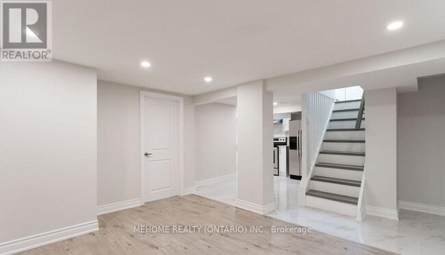 Building Photo - 33 Ellington Dr