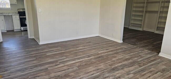 Foto del edificio - 1404 Deville St