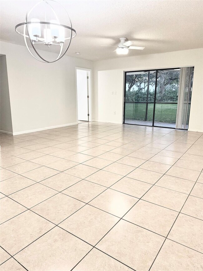 Foto del edificio - 3432 NW 86th Way