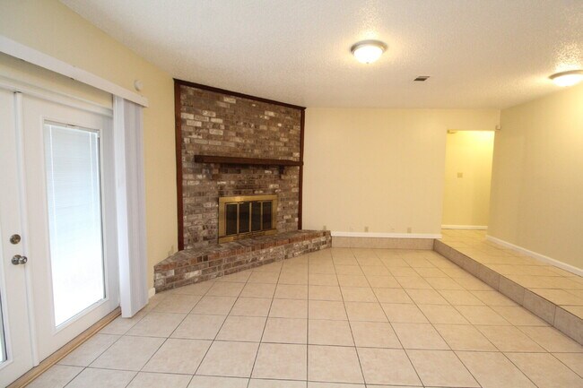 Building Photo - Bay Meadows 3BR Home Near NAS Pensacola with Granite Kitchen & Fenced Backyard