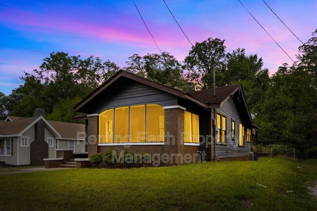 Building Photo - 8215 Rugby Ave