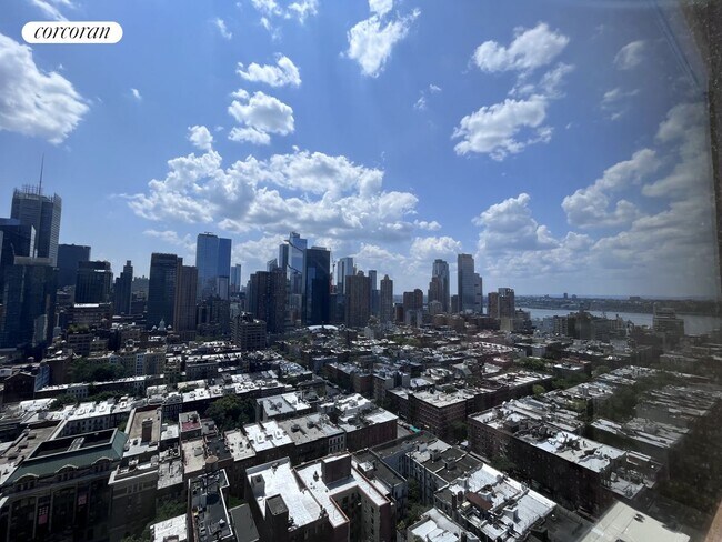 Foto del edificio - 350 W 50th St