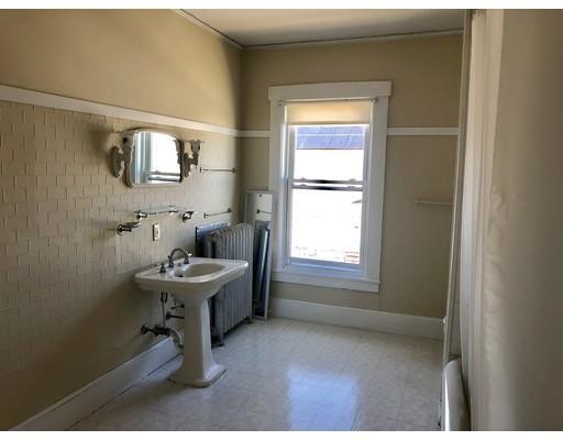 Building Photo - 1 bedroom in Lowell MA 01851