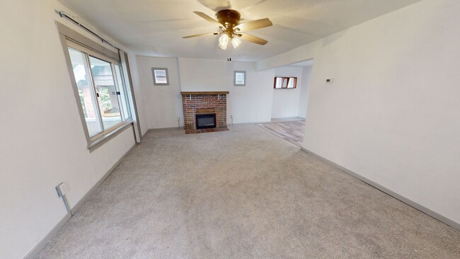 Building Photo - Updated 4 bed, 2.5 bath home in Wilkinsbur...