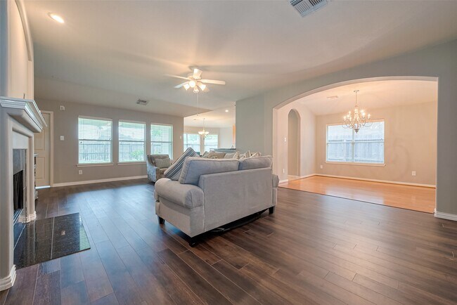 Foto del edificio - 1007 Casting Springs Way