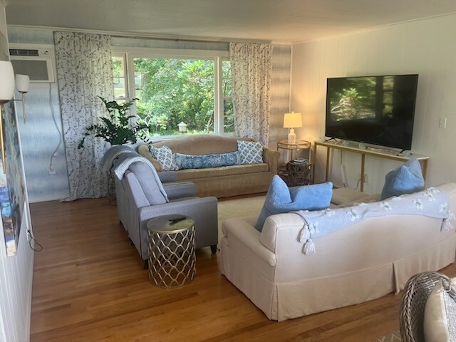 Foto del edificio - 56 Anthony Rd