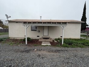 Building Photo - 834 S Spruce Rd