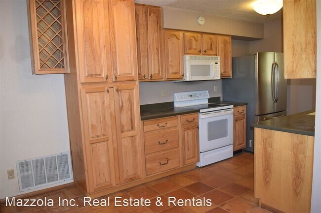 Building Photo - 4 br, 2.5 bath House - 18 David Dr