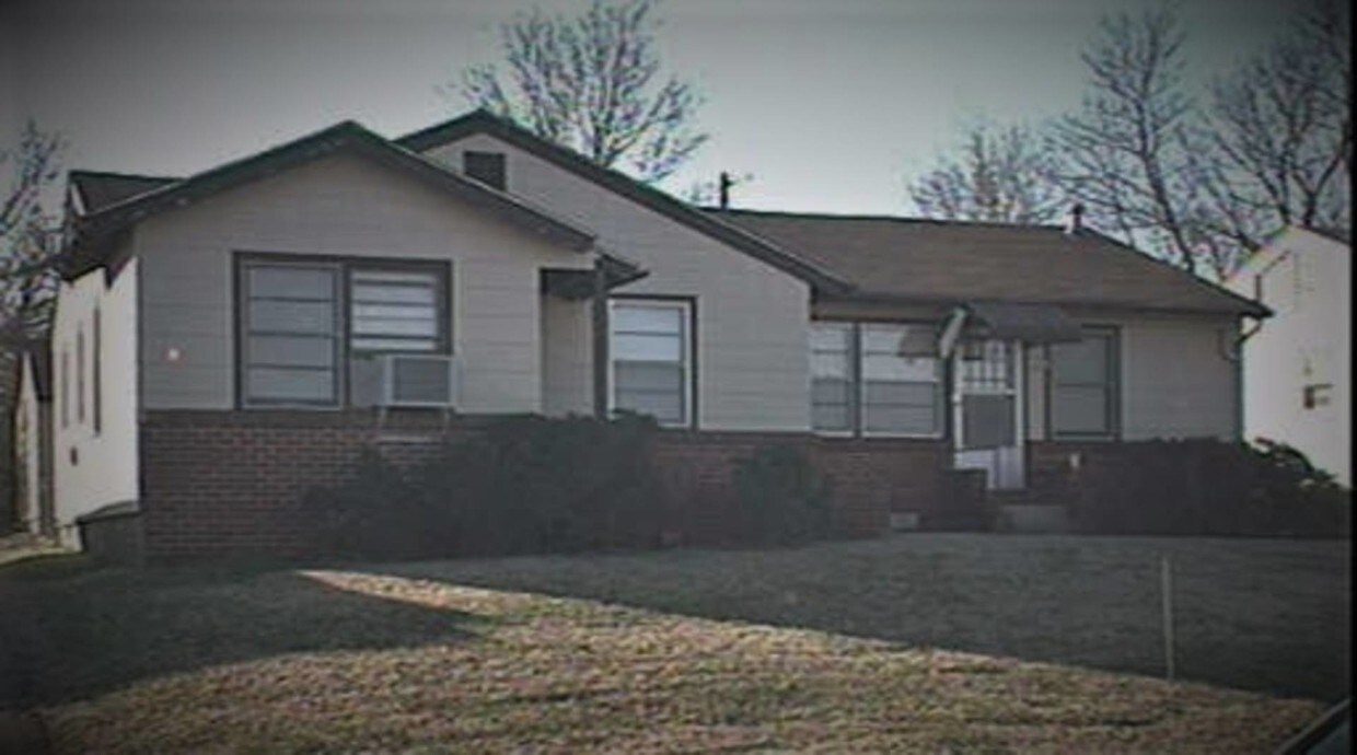 Primary Photo - 3922 E 1st St