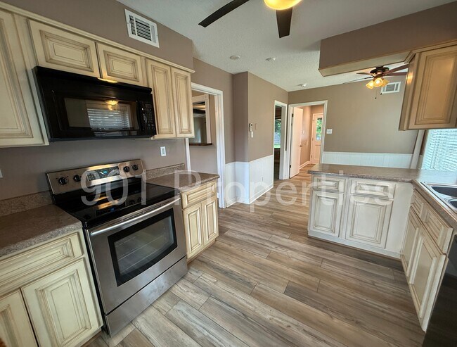 Foto del edificio - 3016 Ingleside Dr