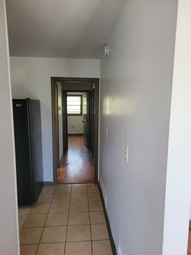 Foto del edificio - Three Bedroom Brick Ranch Home, Total Elec...