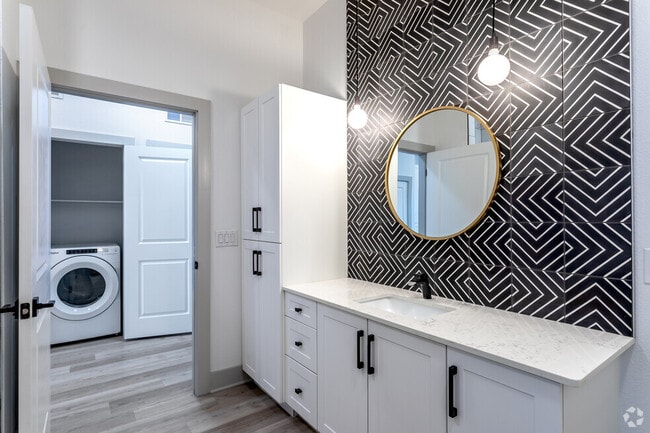 1BD, 1BA - 820SF A3 - Bathroom - Bishop North