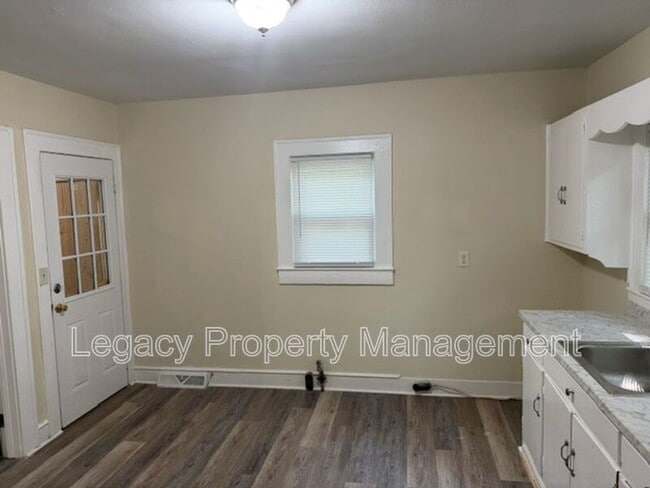 Building Photo - 1511 Albright Ave
