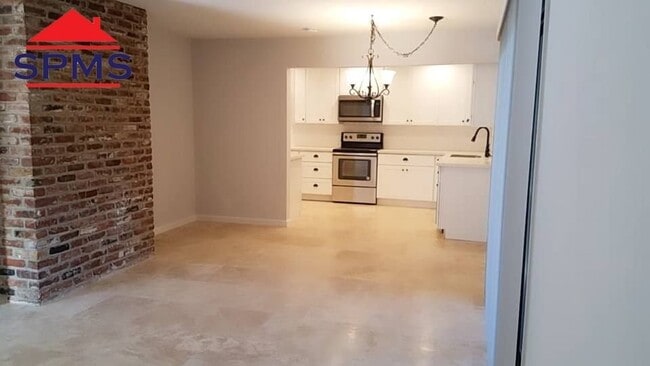 Building Photo - 907 Stern Cir