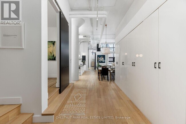 Photo du bâtiment - 90 Sumach St