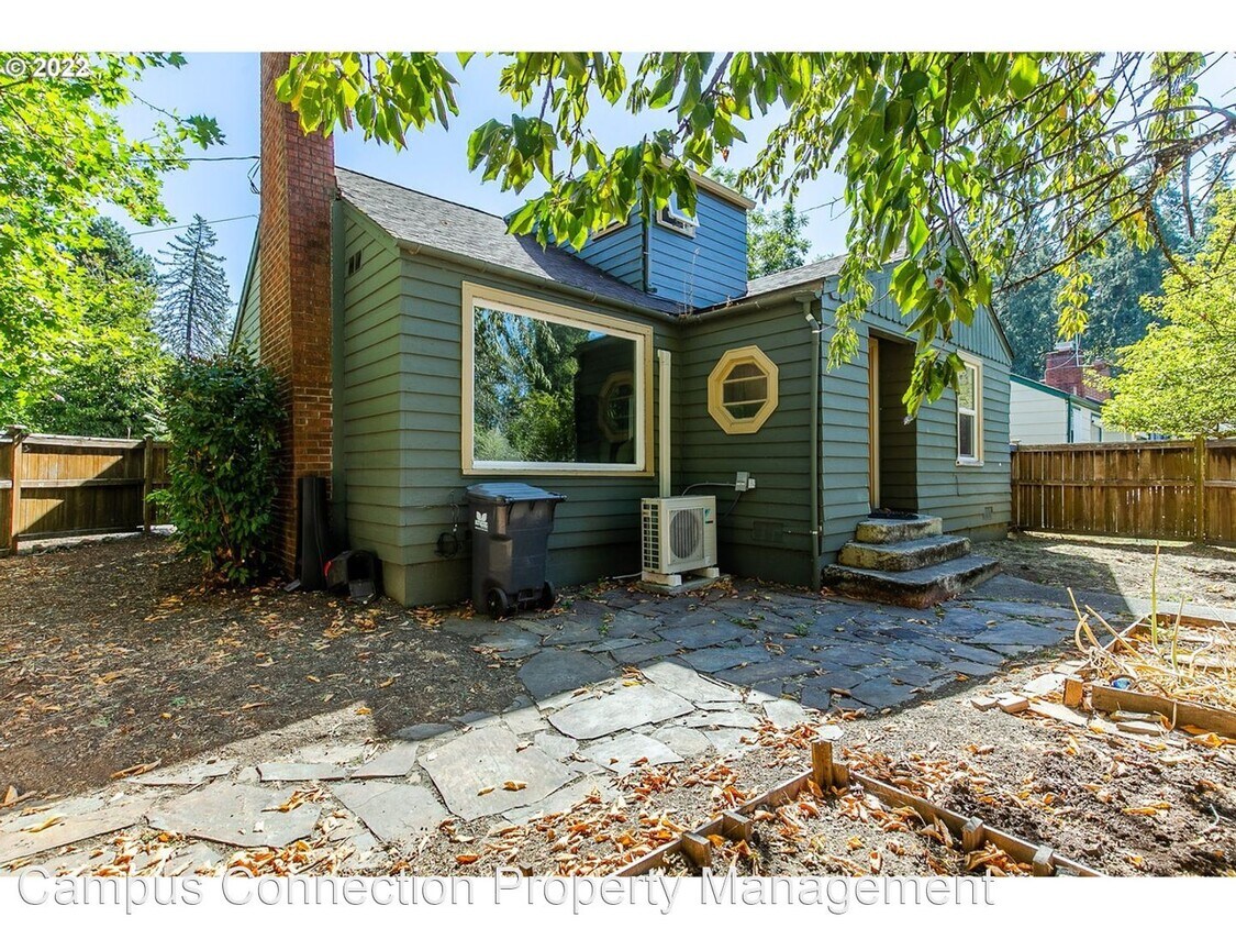 5 br, 2 bath House 2407 University House Rental in Eugene, OR
