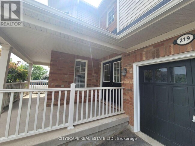 Building Photo - 219 McGinnis Crescent
