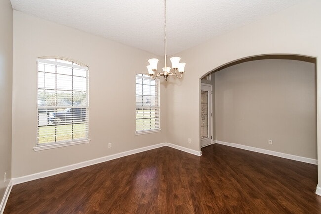 Foto del edificio - 299 Thornbrook Ct